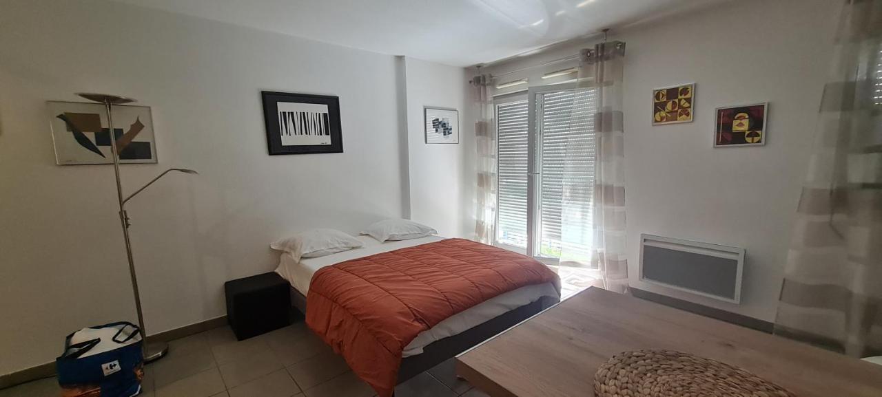 Apartmán Beau Studio Tout Confort Au Calme Avec Parking . Villeurbanne Exteriér fotografie